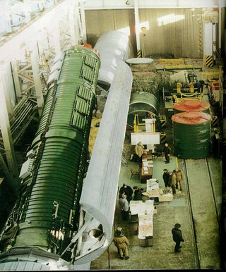 Illustration for article titled Russia's Terrifying 'Nuke Trains' Will Be Roving The Rails By 2018